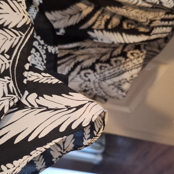 I.N.C NWT Black & White Blouse 3/4 Flounce Ruffle Sleeves Hi Low Size Pe… - Picture 10 of 10
